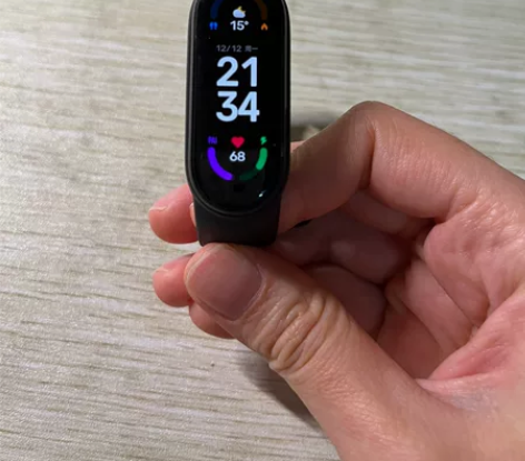 小米手环6nfc版 自用无划痕，可以充电，...