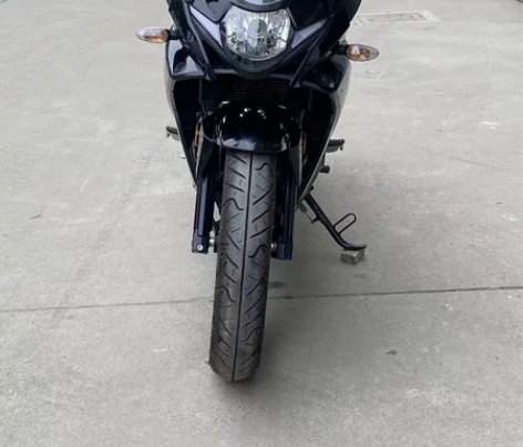 22年4月铃木GSX250R  4700公...