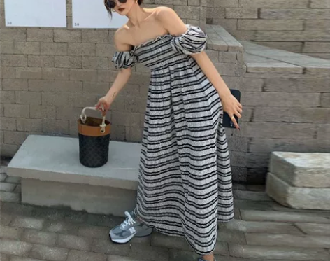 高级感法式性感条纹抹胸长裙子女装夏季新款收...