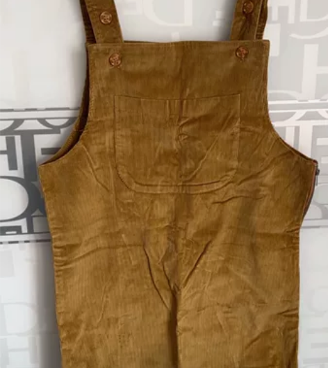 条绒背带裙，均码，购于台湾。仅穿过一次 感...