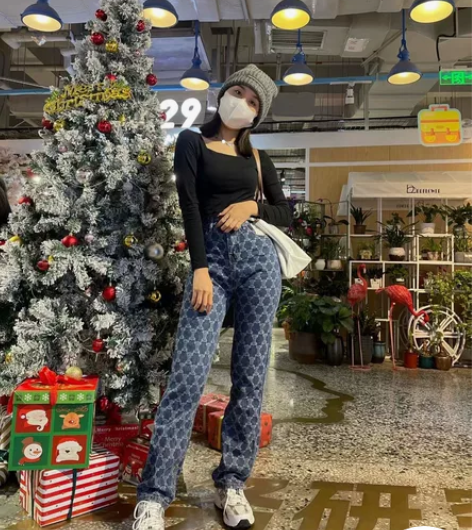 显瘦显高喇叭高腰腰花牛仔裤 8成新 闲置便...