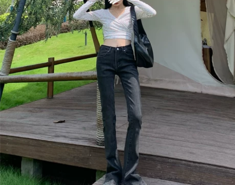 【狂欢价】烟灰色牛仔裤女微喇叭秋季2022...