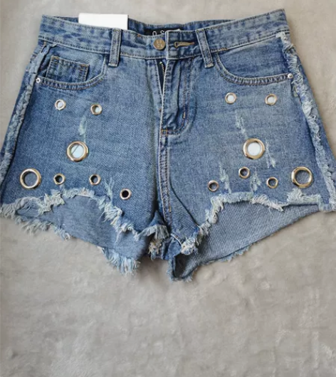 9.9元跟单走，全新S码，牛仔短裤 感兴趣...
