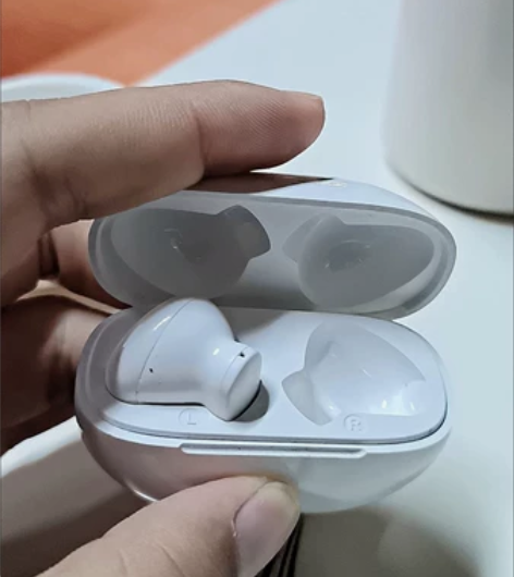 【个人闲置】无线蓝耳机 耳机忠实爱好者,现...