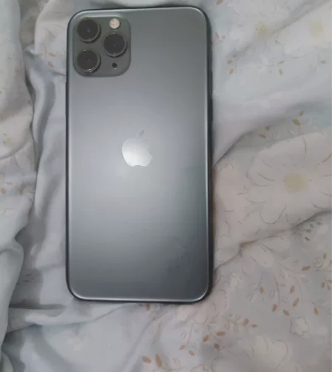 苹果11pro暗夜绿64g，有运营锁和换过...