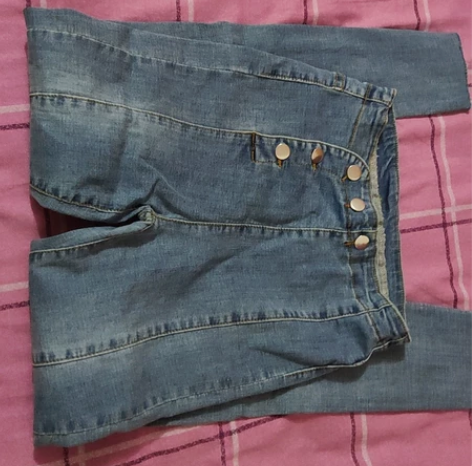 牛仔裤纽扣 腰围应该是64吧