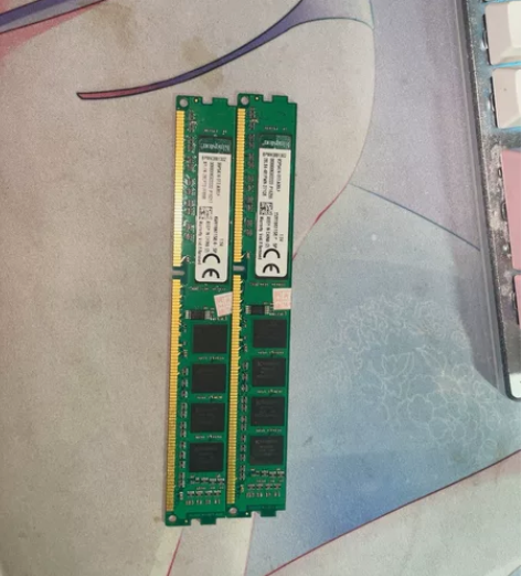 金士顿内存 4G ddr3 14年的 换8...