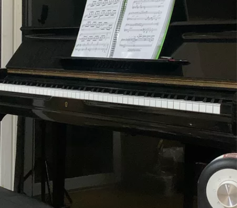 自用钢琴#钢琴  进口英昌 保护的很好 4...
