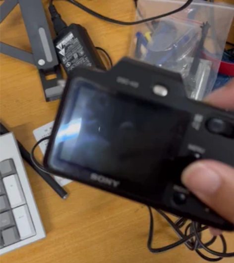 索尼dsc h3  9新可拍月亮，8G内存...