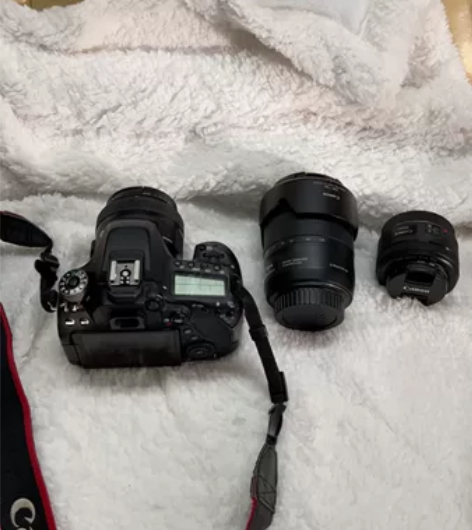 佳能80D单反，19年大三购入，自用拍摄用...