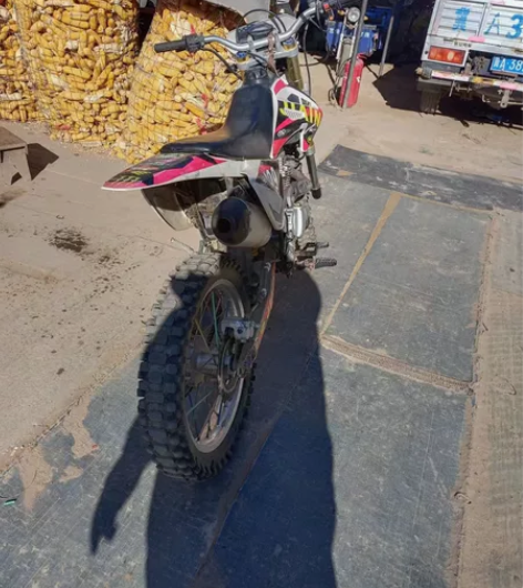 俩越野高赛有喜欢的联系哦,外观完整,不烧机...