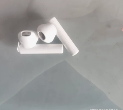 QCY  T12白色主机一对。充电盒卖掉了...