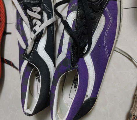 以前买了很多帆布鞋匡威vans都是正品 堆...