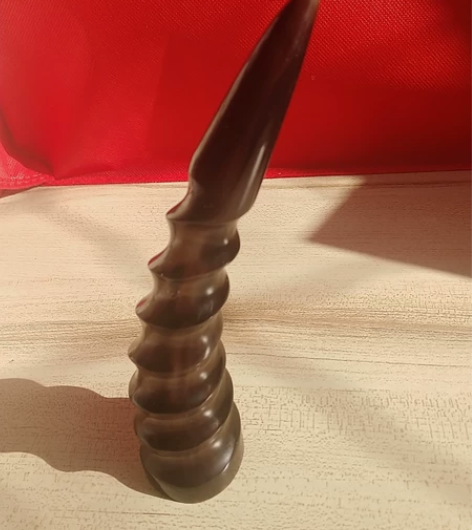 手把件，天然羊角材质，好几年了，包桨很好包...