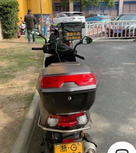 豪爵AFR踏板摩托车 感兴趣的话点“我想要...