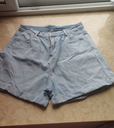 洛可可夏季浅蓝色牛仔短裤显瘦好搭衣服,穿不...