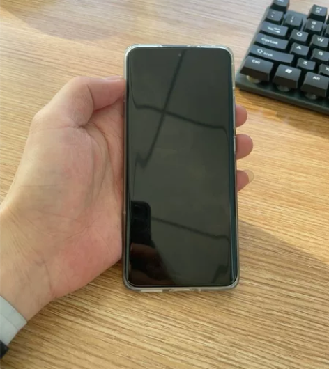 小米12手机,买来做备用机使用。很少随身携...