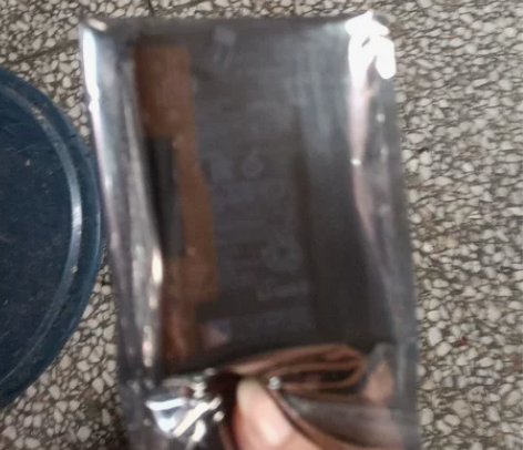 红米k40游戏增强版原装电池 一天玩游戏只...