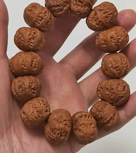 2.3-2.6尺寸超矮桩磨盘核桃手串,半卖...