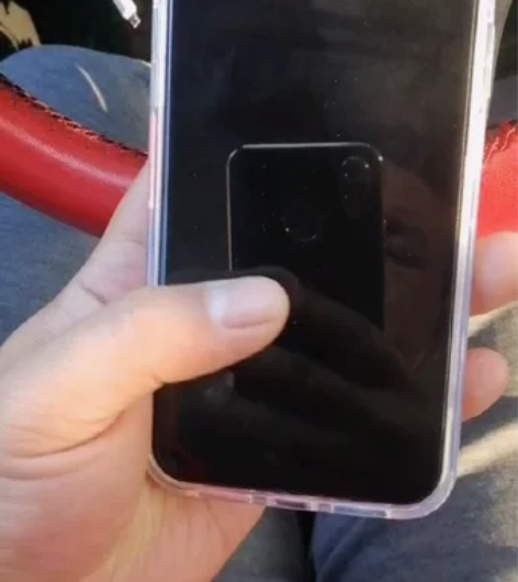 苹果11白色64G国行,一直自用的电话没有...