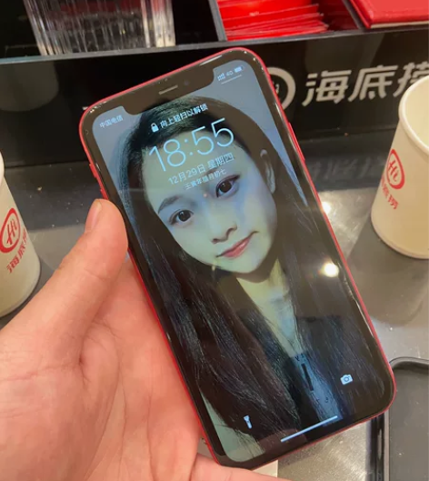 本人自用的苹果11 在益阳专卖店买的 12...