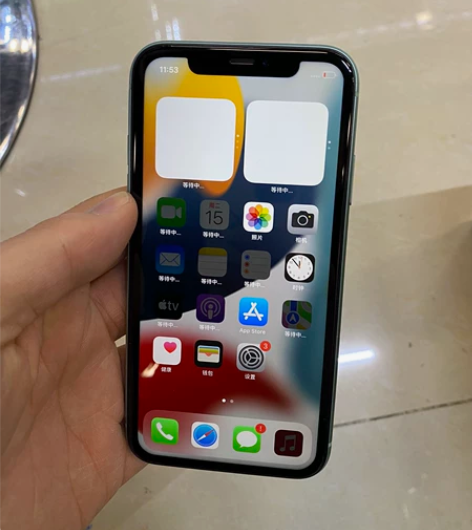 苹果11国行128g，成色不好，换过原装屏...