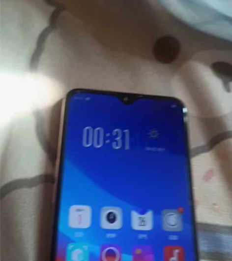 OPPO A7家人换新手机了，退下来了，喜...