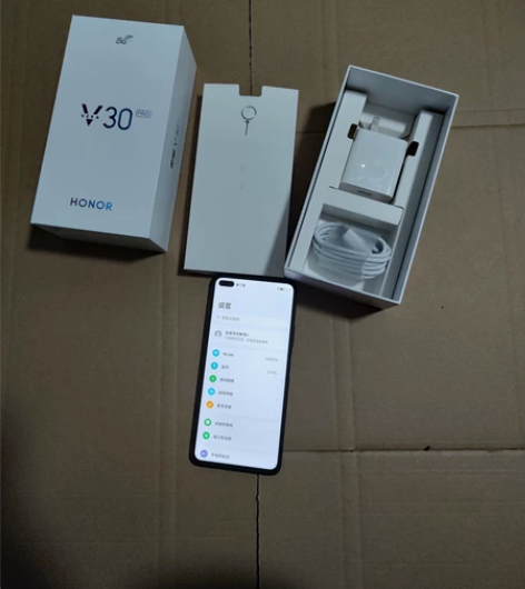 荣耀v30Pro 97新,成色还是很不错的...