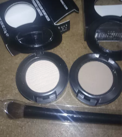 Mac生姜高光小样1.5g 鼻影omega...