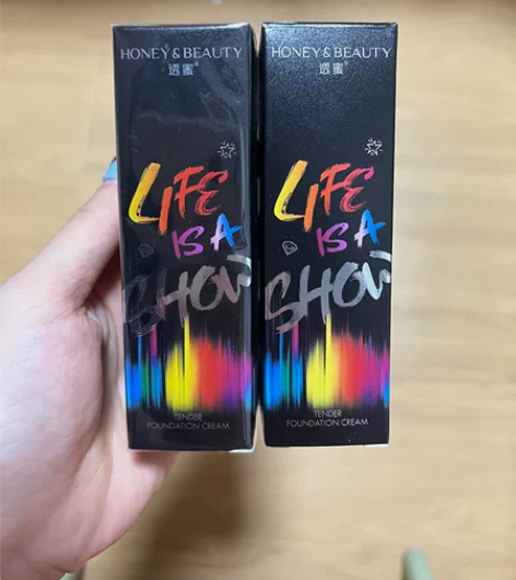透蜜隔离，男朋友刷抖音入的，紫色试用过一次...