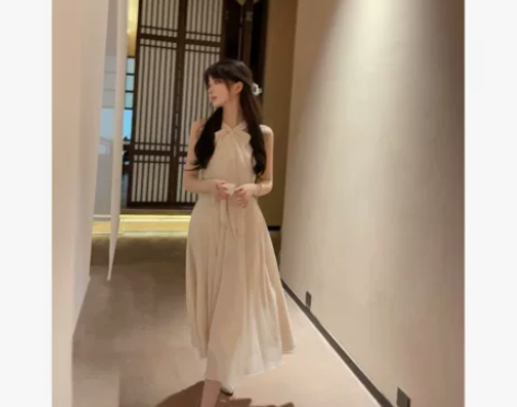 OKMA 雪纺挂脖吊带连衣裙女夏性感纯欲露...