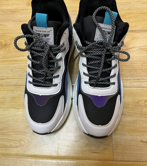 全新 男士时尚秋冬款加绒休闲运动鞋，尺码4...