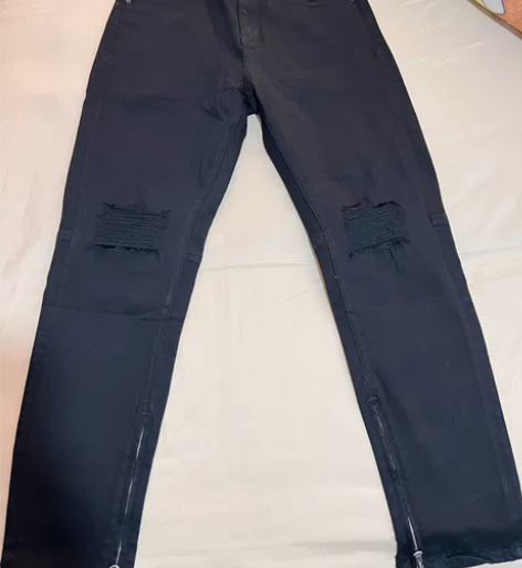 全新黑色牛仔裤,吊牌还在男款的,30码的,...
