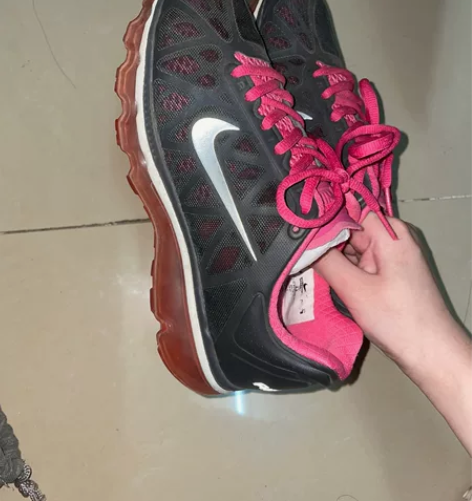 nike全掌气垫跑步鞋女鞋运动鞋 好早以前...