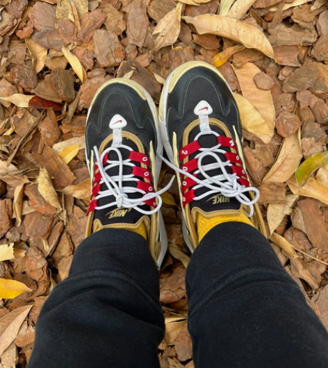 Nike36吗运动鞋，如图，穿了一两次，鞋...