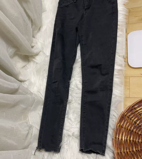 全新牛仔裤M码 感兴趣的话点“我想要”和我...