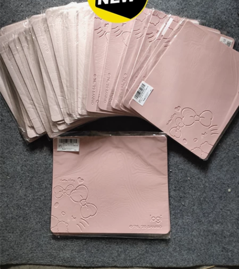 罗技鼠标垫，粉色和白色全新正品未使用。售后...