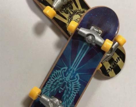 玩具手指合金滑板桌面游戏耐摔手指运动磨砂指...