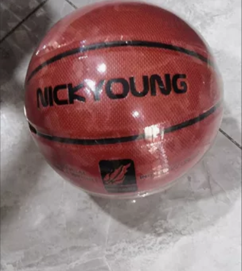 体育馆闲置处理比赛篮球全新7号篮球原价19...