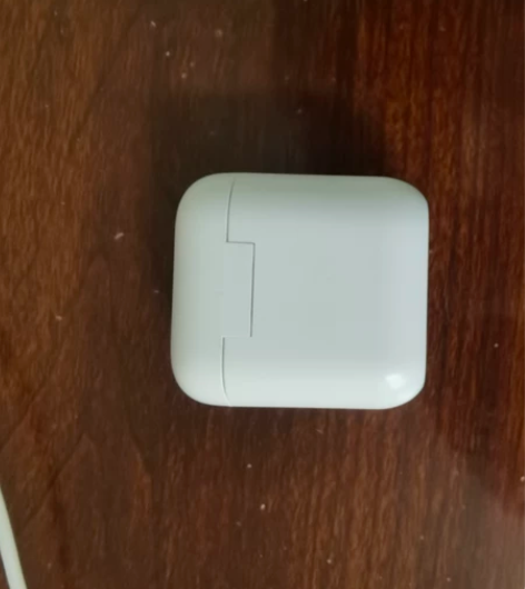 QCY t8 耳机盒，耳机丢失，只卖充电盒...