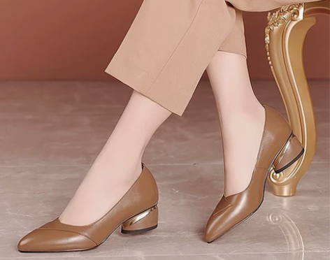 2022真软皮春秋款浅口舒适百搭工作尖头粗...