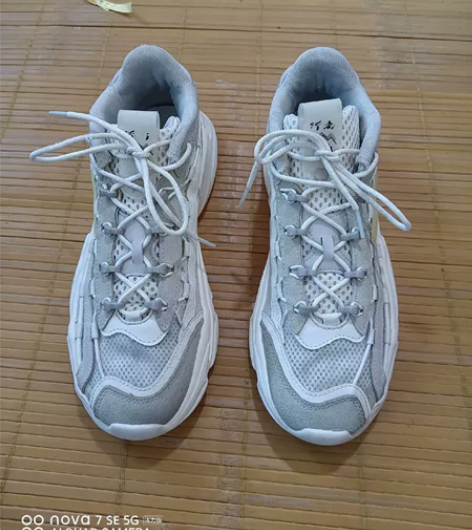 41码，安踏运动鞋，实拍无虑镜，收货如图，...