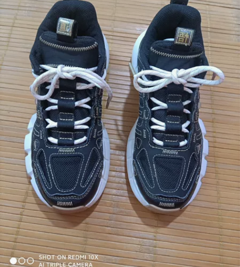 36码     正品李宁运动鞋    实物...