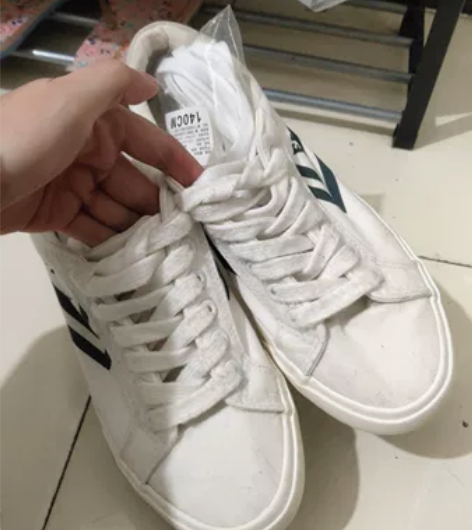 飞跃白色板鞋35码的尺码有点大半码 送鞋带...