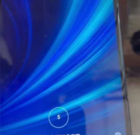 小米note1  16g后盖碎了  忘了小...