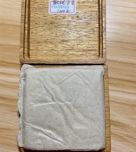 问心堂买的砚台,全新未使用,规格在盒子上面...