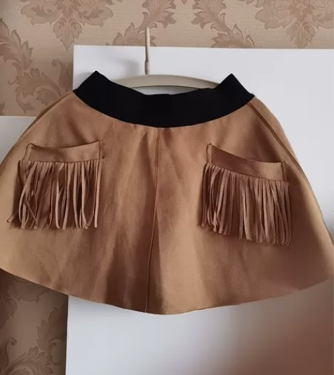 鸡皮绒A字裙  内加安全短裤 松紧腰