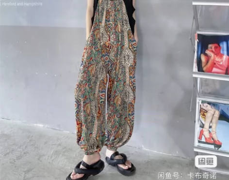 背带休闲裤，均码。二手商品不退不换。 感兴...