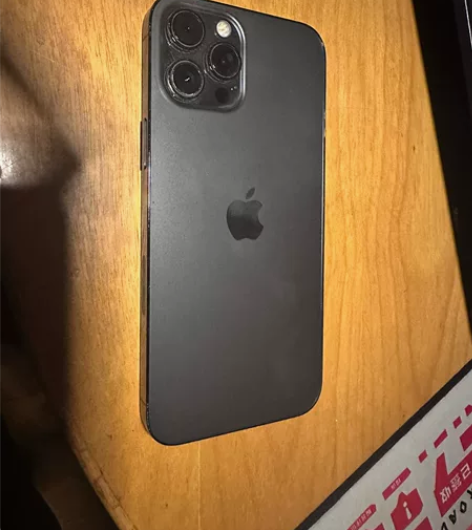 12promax 256 港版  换过屏幕...