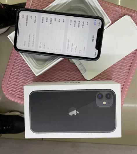 苹果11，美版无锁，双卡双待，128g，新...